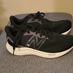 New Balance Black and Gray Running Shoes